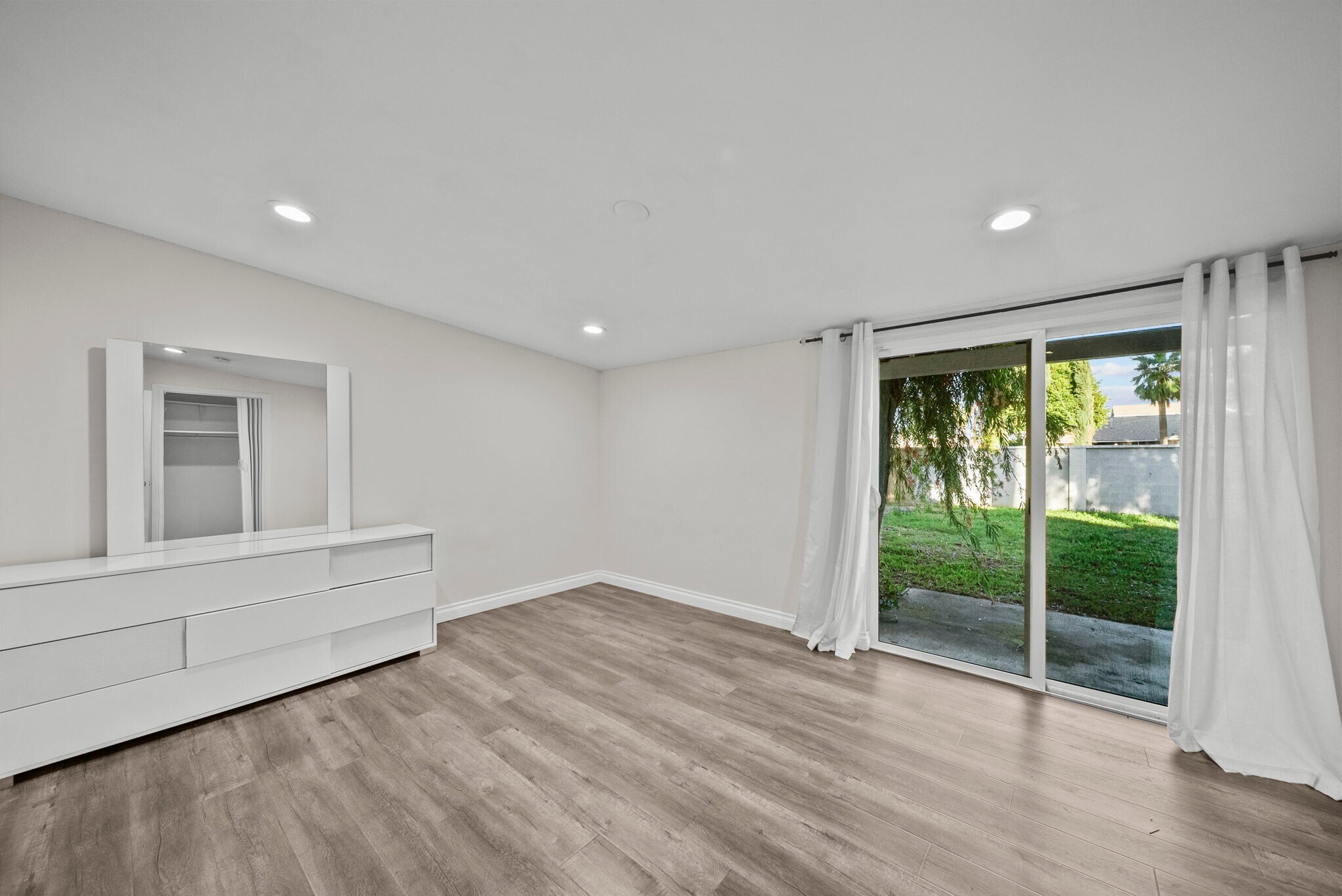 Building Photo - 8647 Corbin Ave