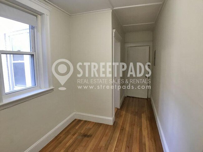 Building Photo - 1 bedroom in Boston MA 02215