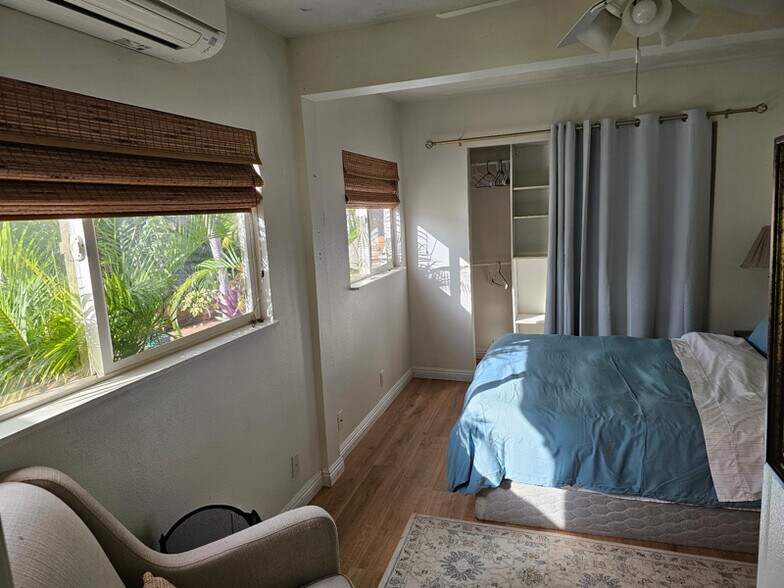 Building Photo - 293 Alaume St