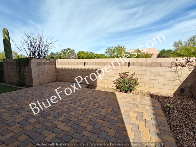 Building Photo - 8545 N Gaetano Loop