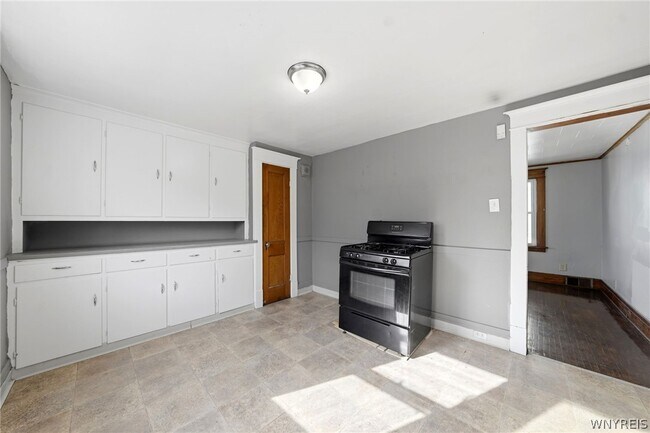 Building Photo - 220 Dartmouth Ave