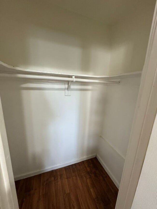 Building Photo - 4302 E Bellevue St