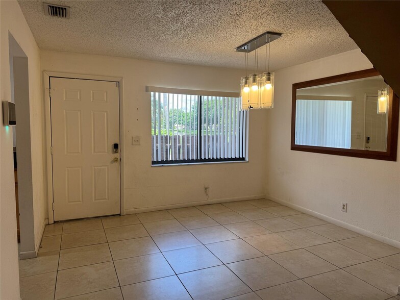 Building Photo - 16360 Water Way