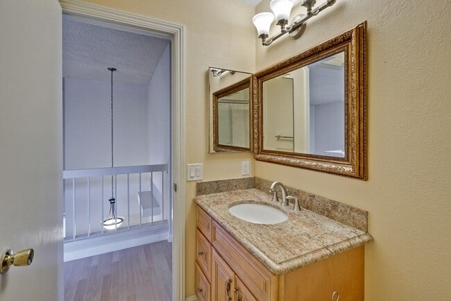 Building Photo - Great Home & Location in San Jose, CA