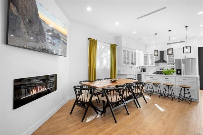 Building Photo - 9462 Odessa Ave