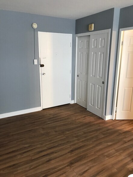 Building Photo - 950 25th St NW