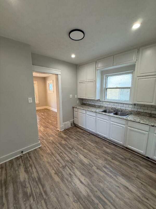 Building Photo - 13710 Caine Ave