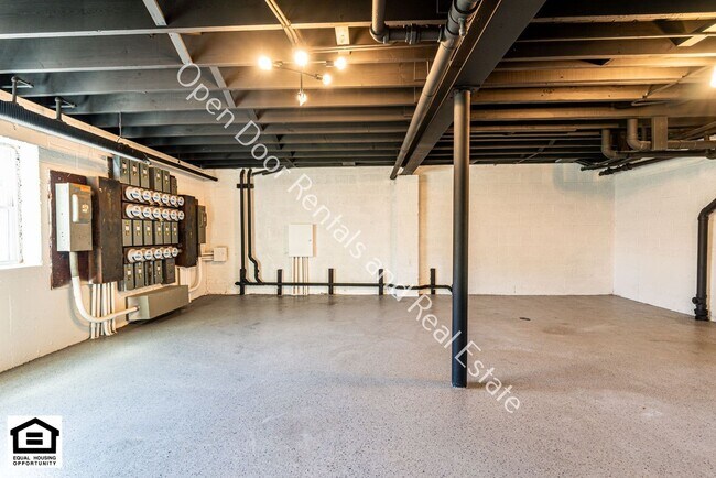 Building Photo - 1823 Griswold Dr