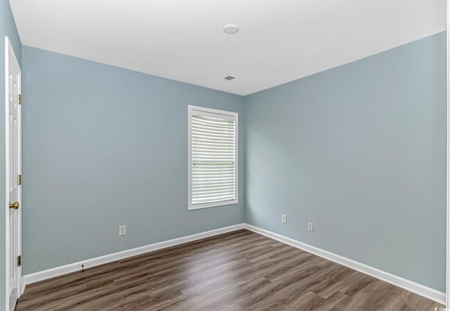 Building Photo - 409 Hunley Ln