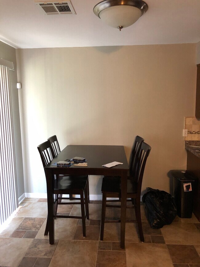 Breakfast nook - 1341 E Brooks St
