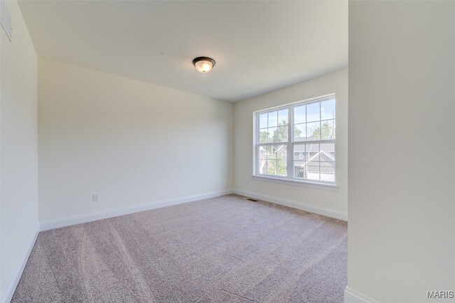 Building Photo - 2025 Maryland Oaks Cir