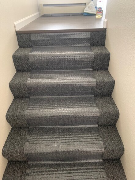 Steps to Upper Level - 839 Merlin Loop