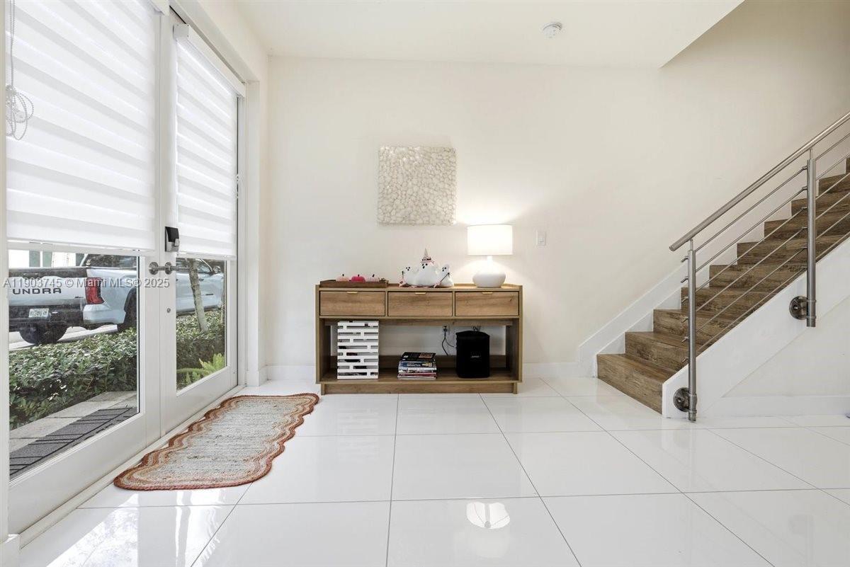 Building Photo - 6611 NW 102nd Path