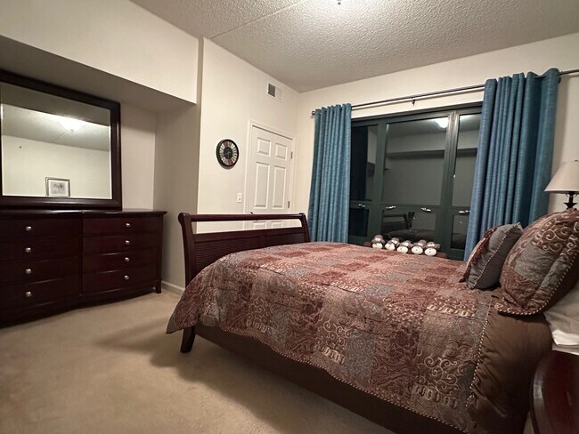 Building Photo - 6420 Double Eagle Dr