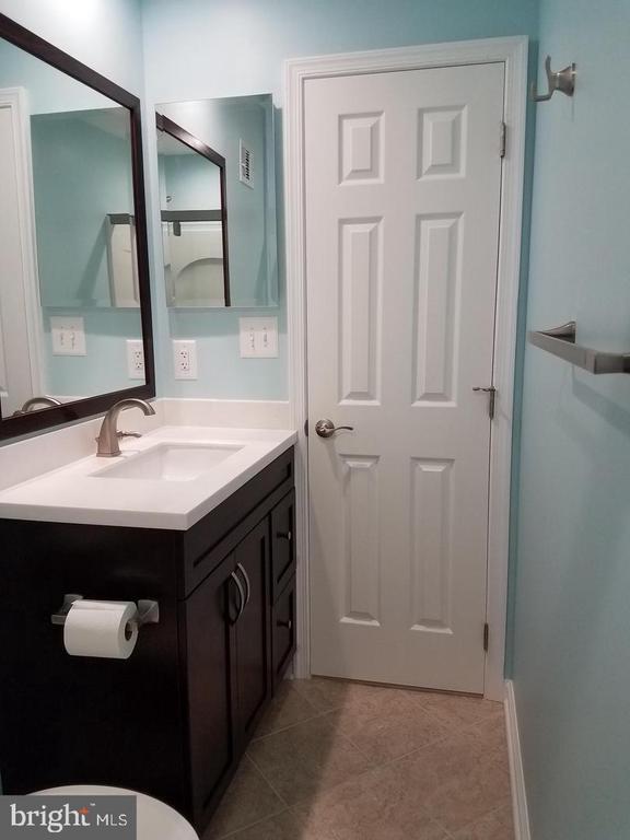 Building Photo - 5551 Winford Ct