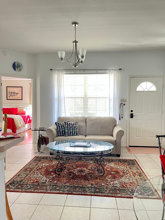 Primary Photo - 10102 L Pavia Blvd