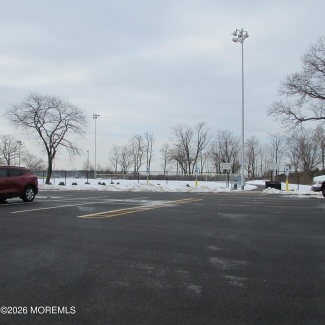 Building Photo - 31 Pine St