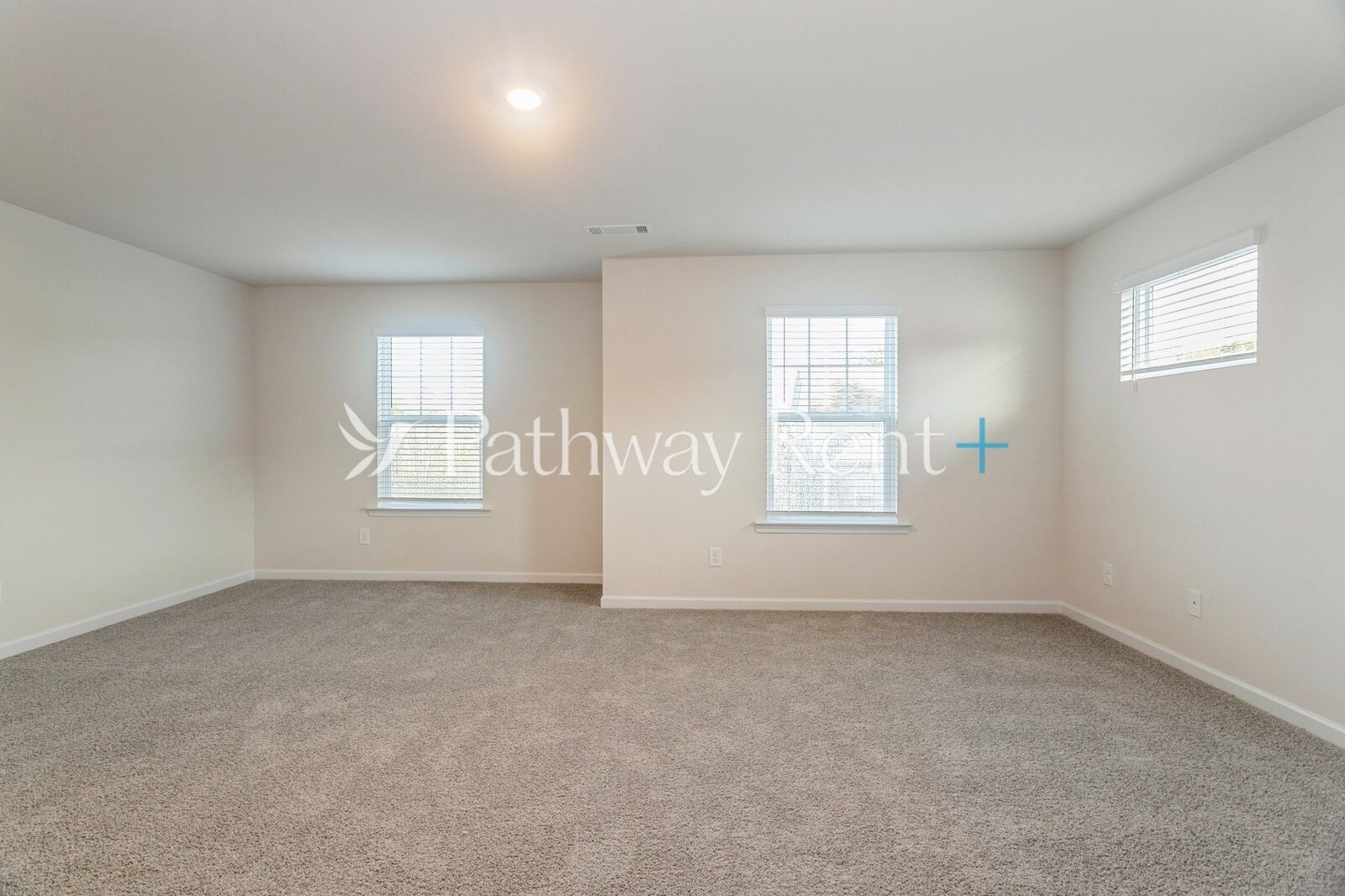 Building Photo - 631 Mackenzie Cv