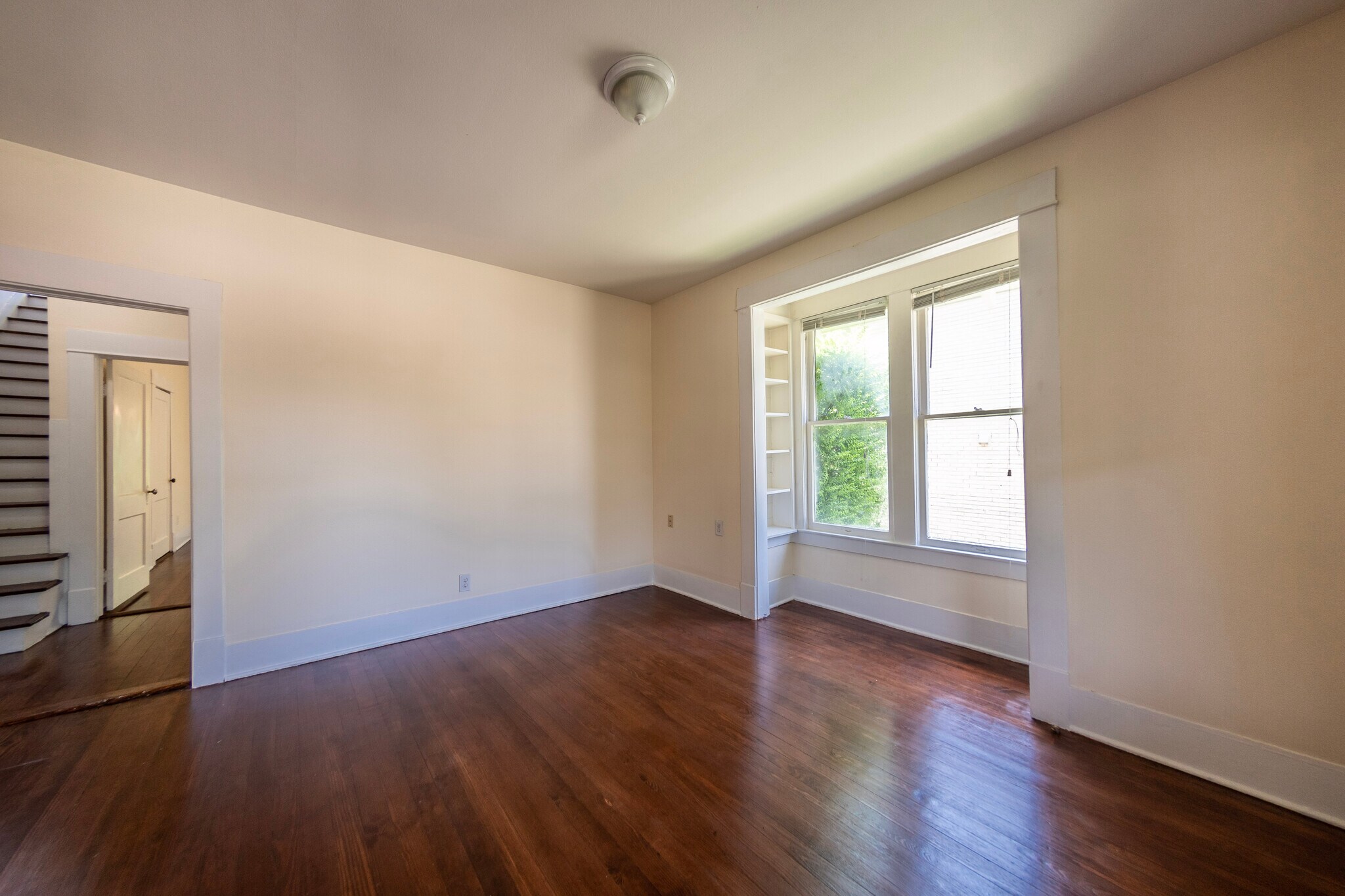 Building Photo - 5336 Junius St