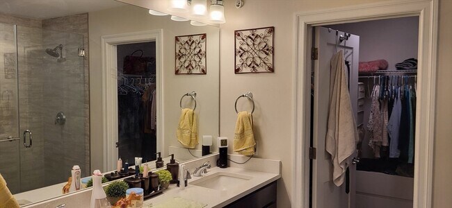 Building Photo - 299 Lexington St