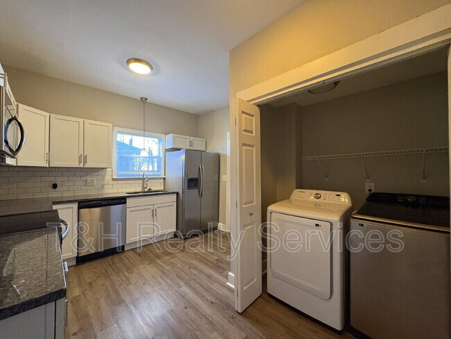 Building Photo - 635 Jefferson Ave