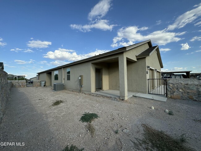 Building Photo - 2809 Mike Price Dr