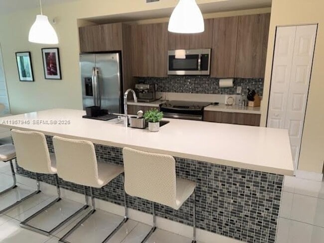 Building Photo - 7805 NW 104th Ave