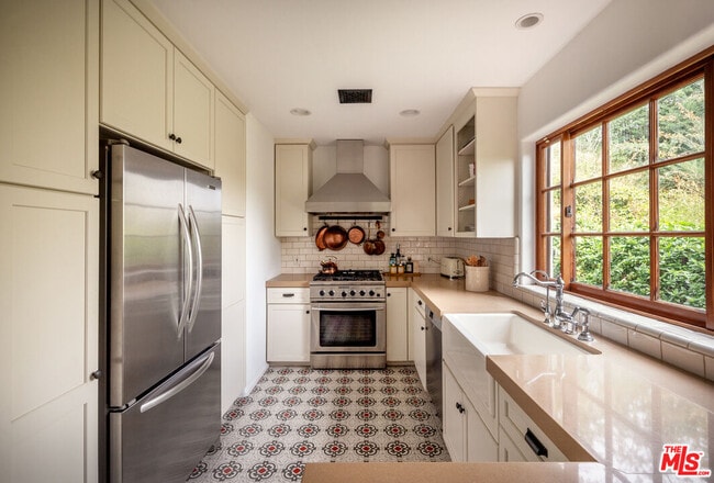 Building Photo - 8515 Ridpath Dr