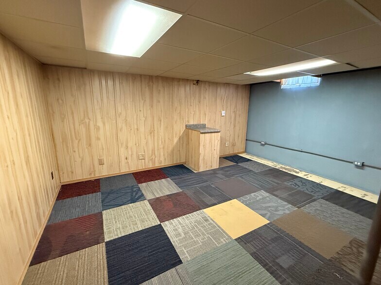 Building Photo - 1016 Fieldcrest Dr