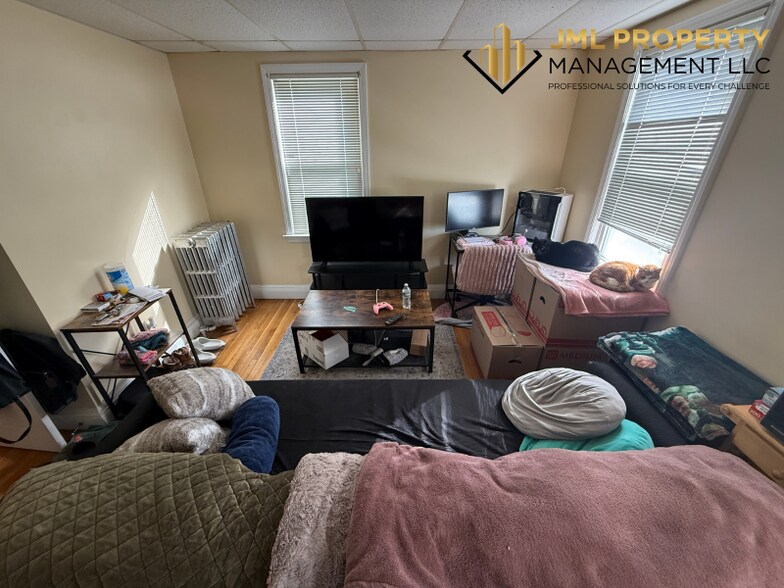 Building Photo - 500 Cherry St