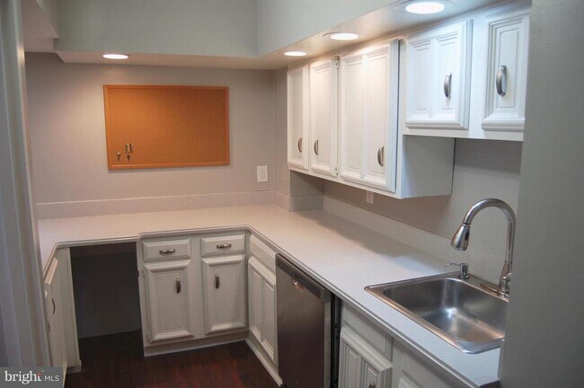 Building Photo - 2405 I St NW