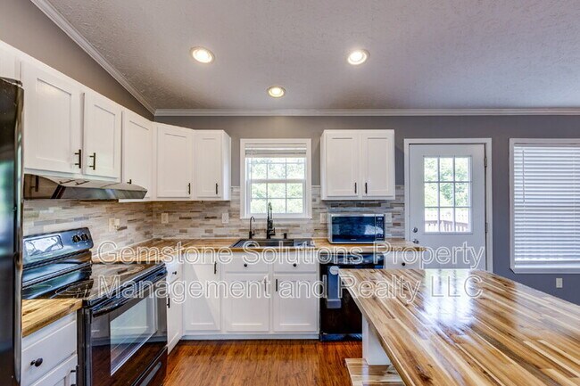 Building Photo - 1154 Wrights Mill Rd