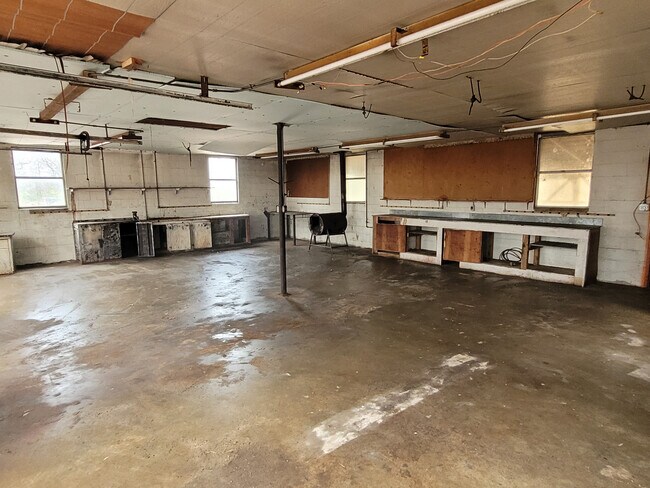 Building Photo - 486 County Road 172