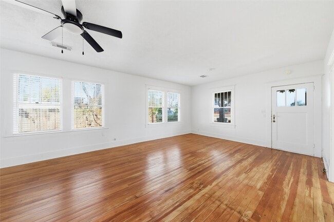 Building Photo - 3808 State Hwy 3