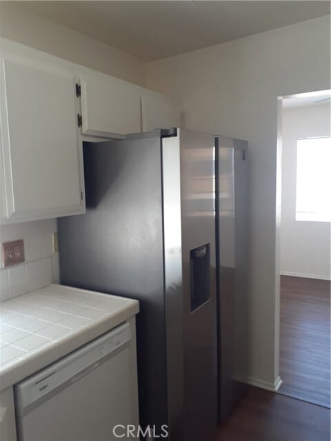 Building Photo - 2331 S Grand Ave