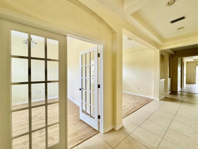 Building Photo - 3989 Windcrest Dr