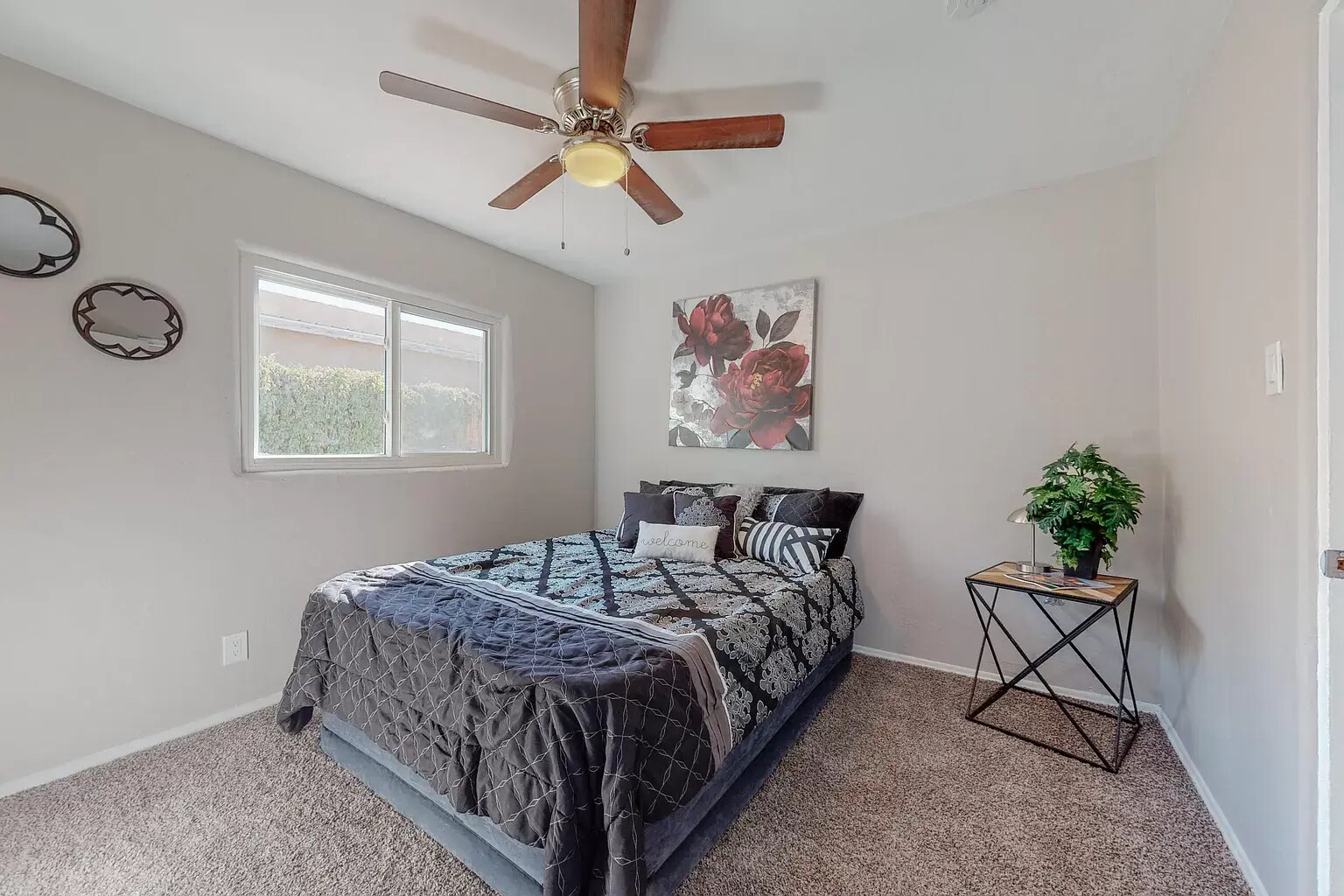 Building Photo - 8817 Candelaria Rd NE
