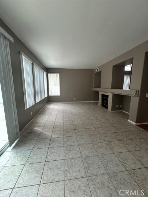 Building Photo - 16374 Whitefield Ct