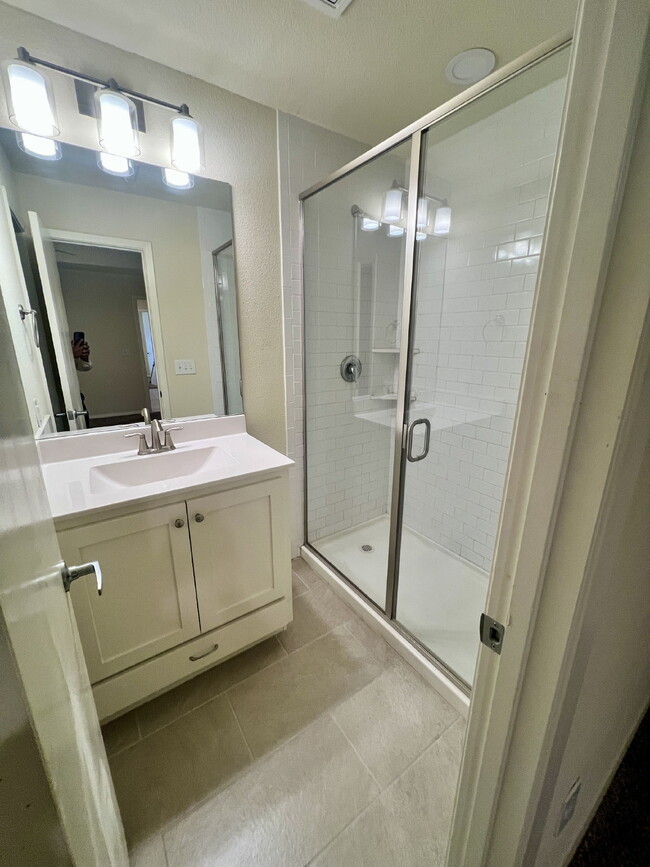 Building Photo - 3009 Osceola Dr