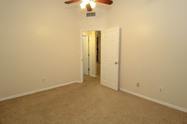 Building Photo - 11150 Loma Grande Dr