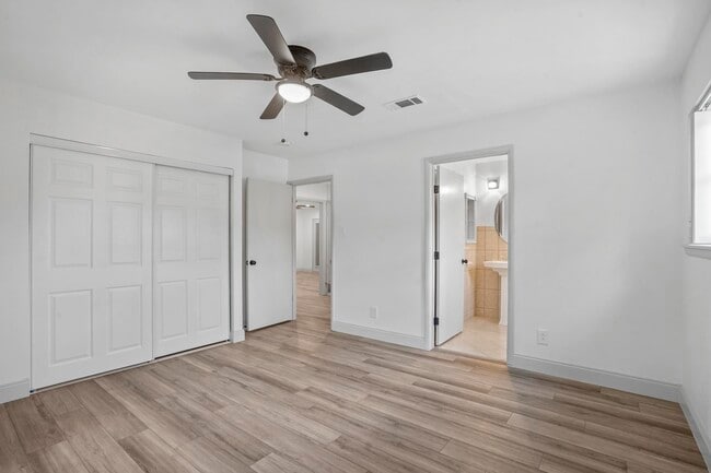 Building Photo - 514 Canyon Ridge Dr