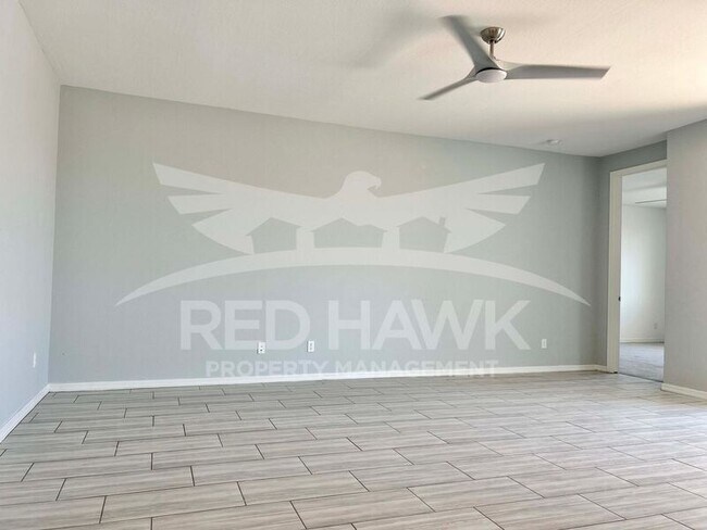 Building Photo - 35991 W San Clemente Ave