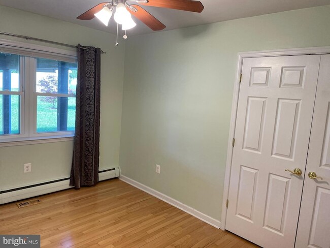 Building Photo - 339 Hook Rd