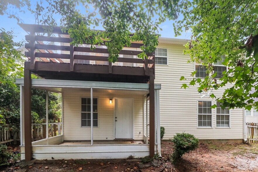 Building Photo - 5328 Brickleberry Way