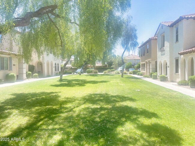 Building Photo - 3507 S Falcon Dr
