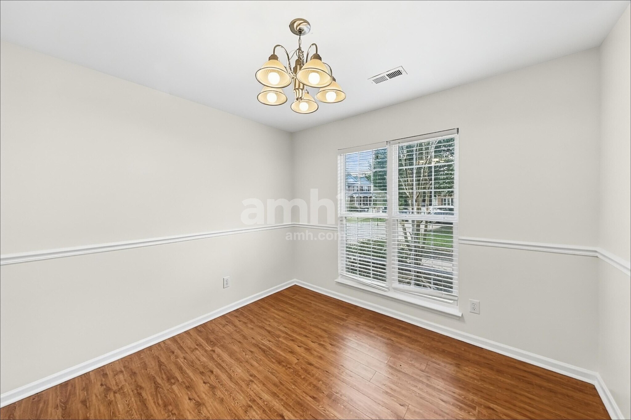 Building Photo - 1004 Bikar Ct