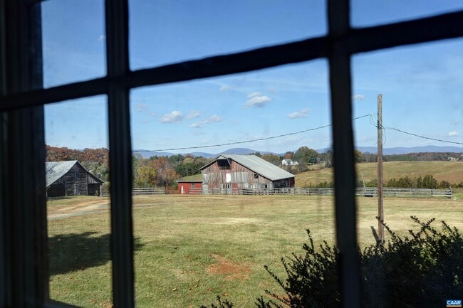 Building Photo - 2929 Green Meadows Ln