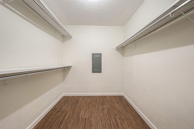 Building Photo - 16810 Sweno Ct