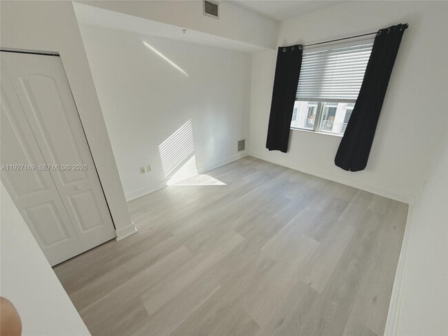 Building Photo - 1830 Radius Dr