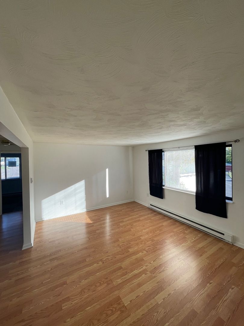 Building Photo - 51 S 86th St